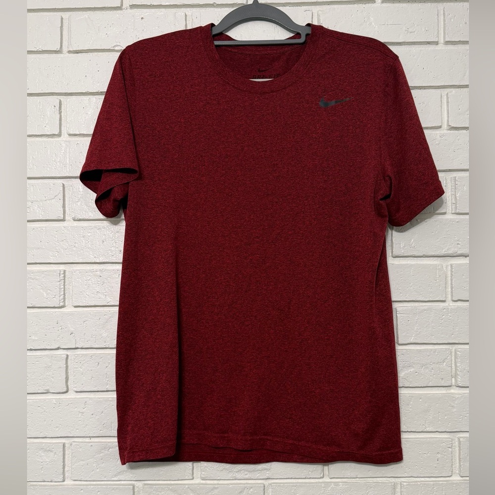 Men’s Nike Dri-Fit Performance Shirt. Burgundy. Size Medium